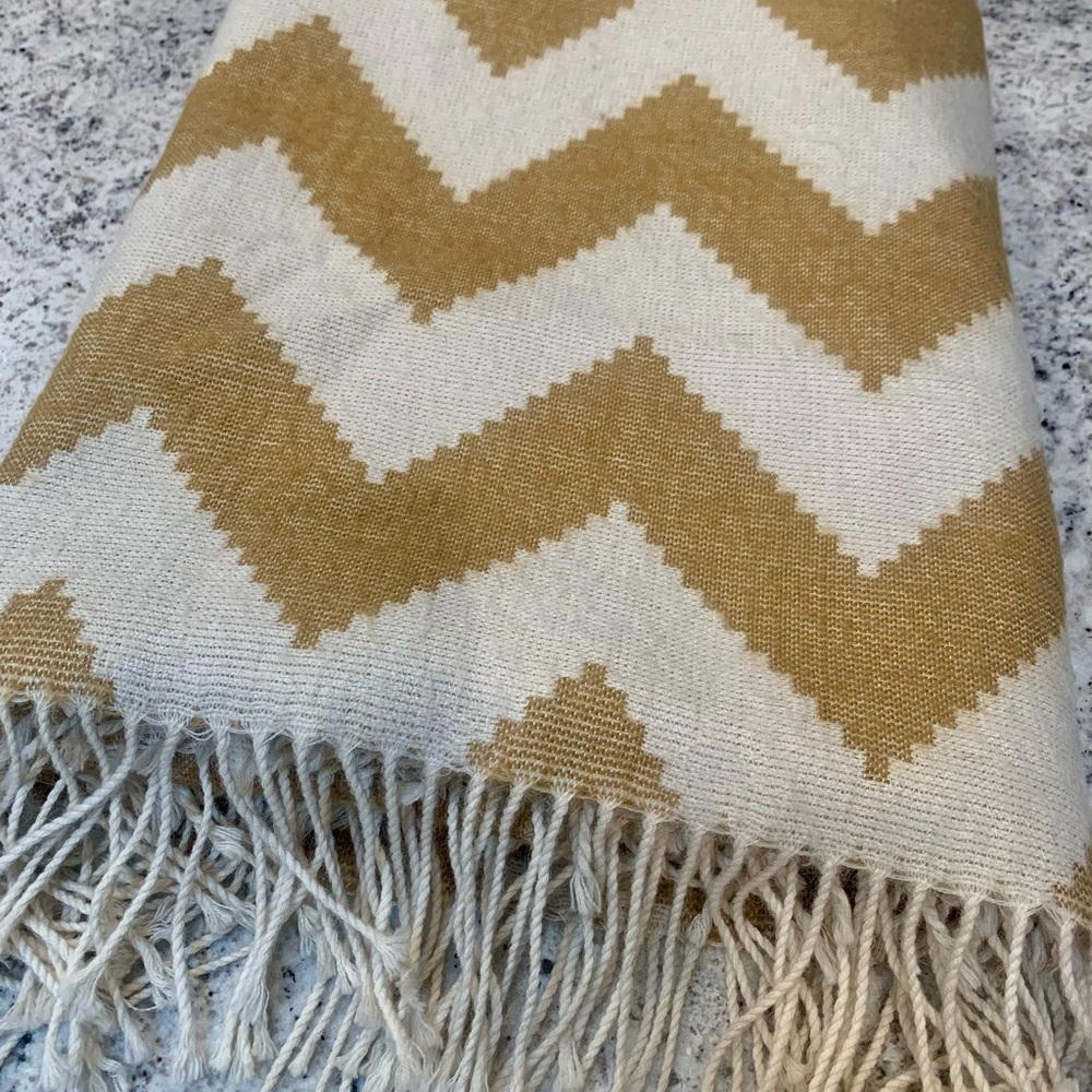 100% Authentic Jonathan Adler Camel Chevron Zig Zag Throw